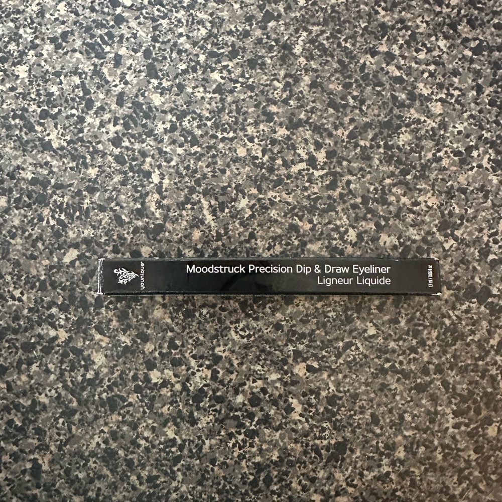Younique Dip and Draw Liquid Eyeliner Perfect Black